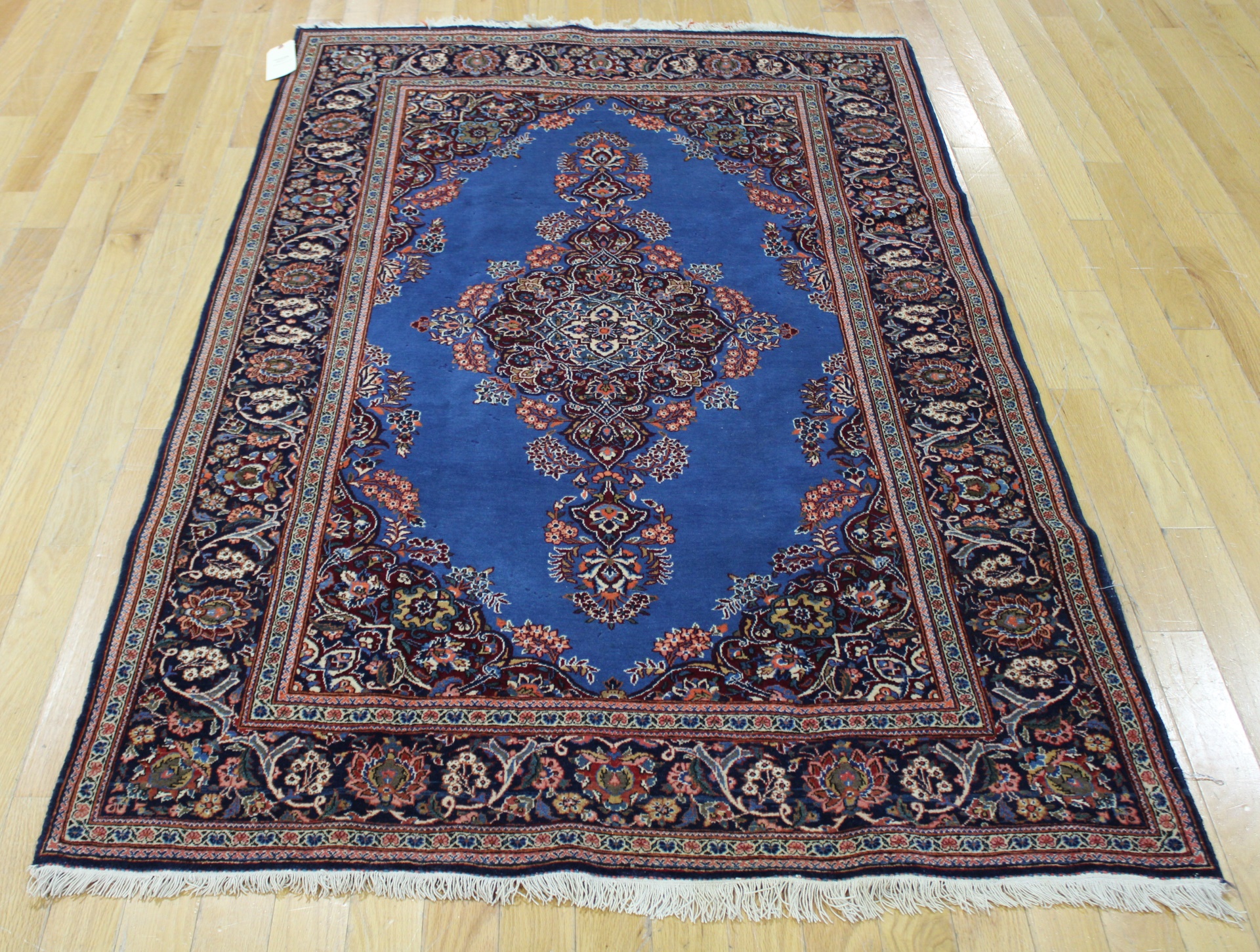 ANTIQUE AND FINELY HAND WOVEN KASHAN
