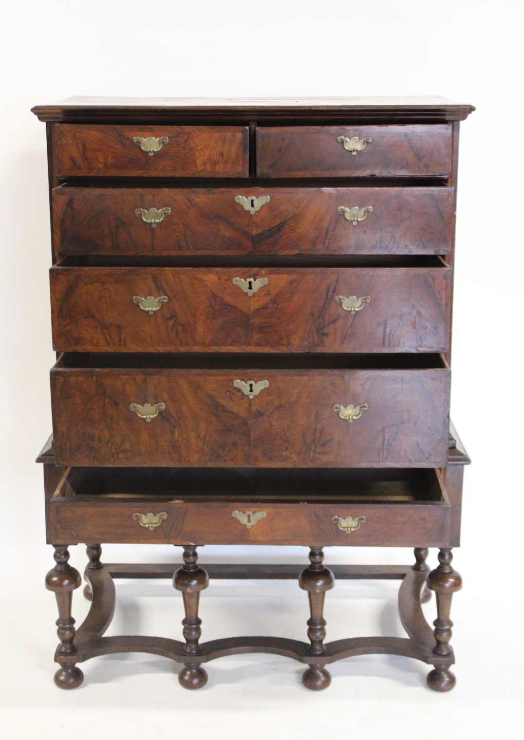 18TH CENTURY GEORGIAN BURL WALNUT