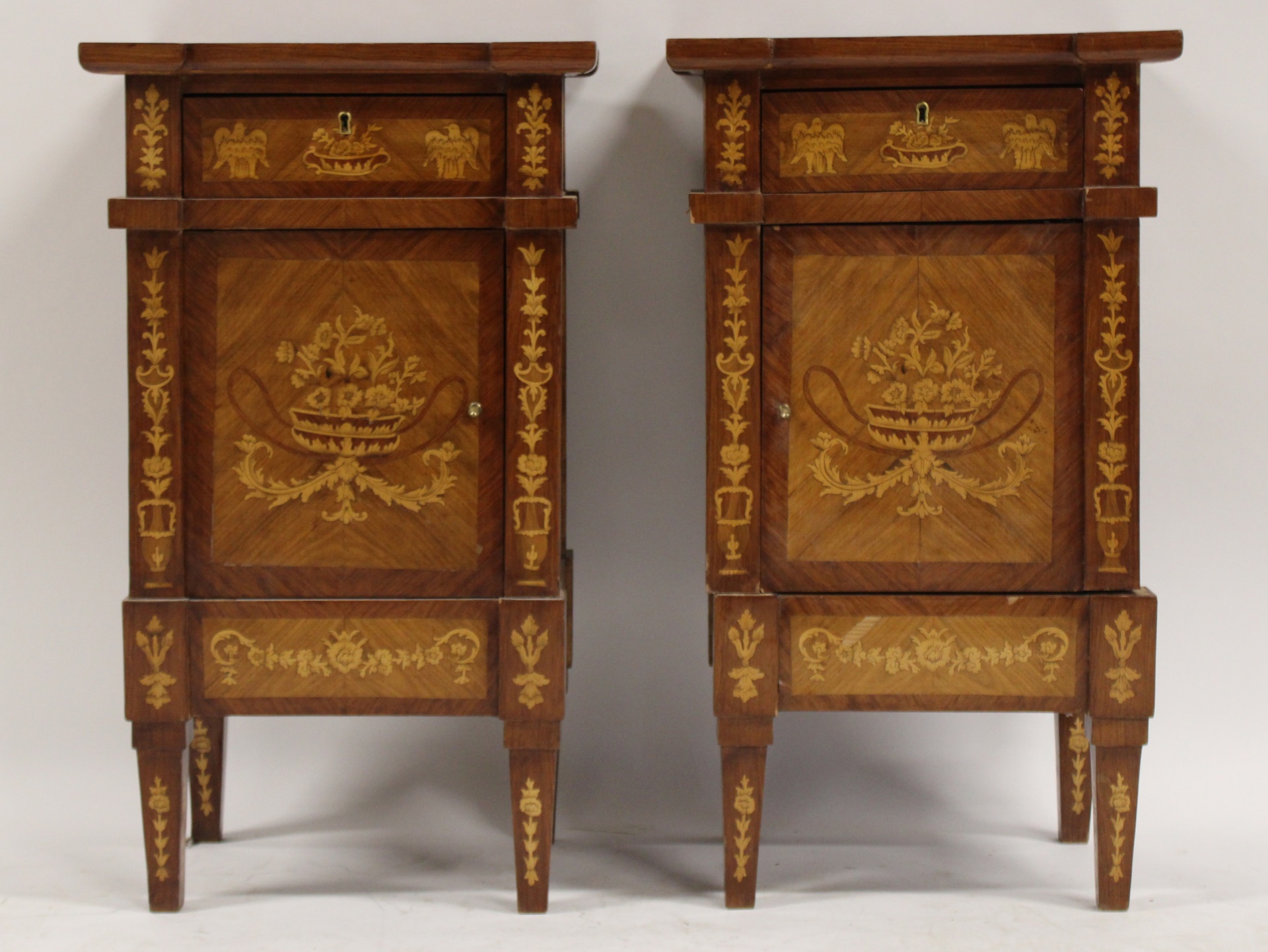 AN ANTIQUE PAIR OF MARQUETRY INLAID 3b82dc