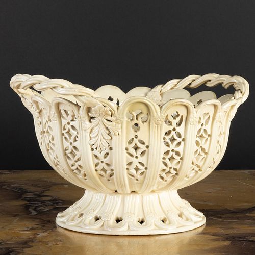 ENGLISH CREAMWARE PIERCED BASKETUnmarked 4 3b871f