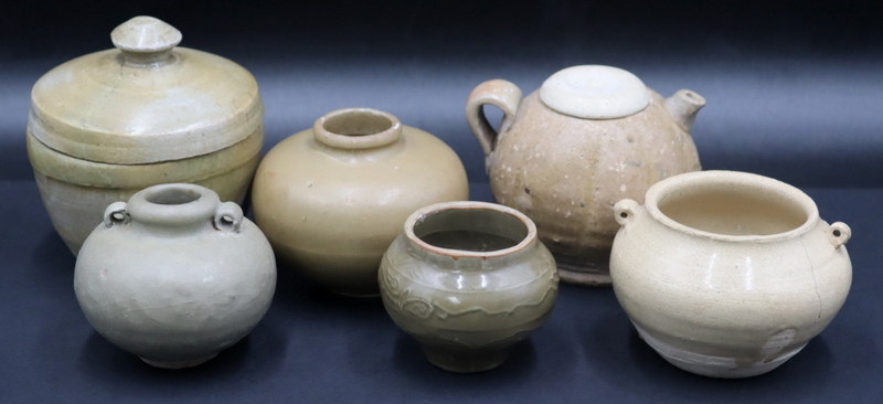 COLLECTION OF 6 CHINESE CELADON 3b8896