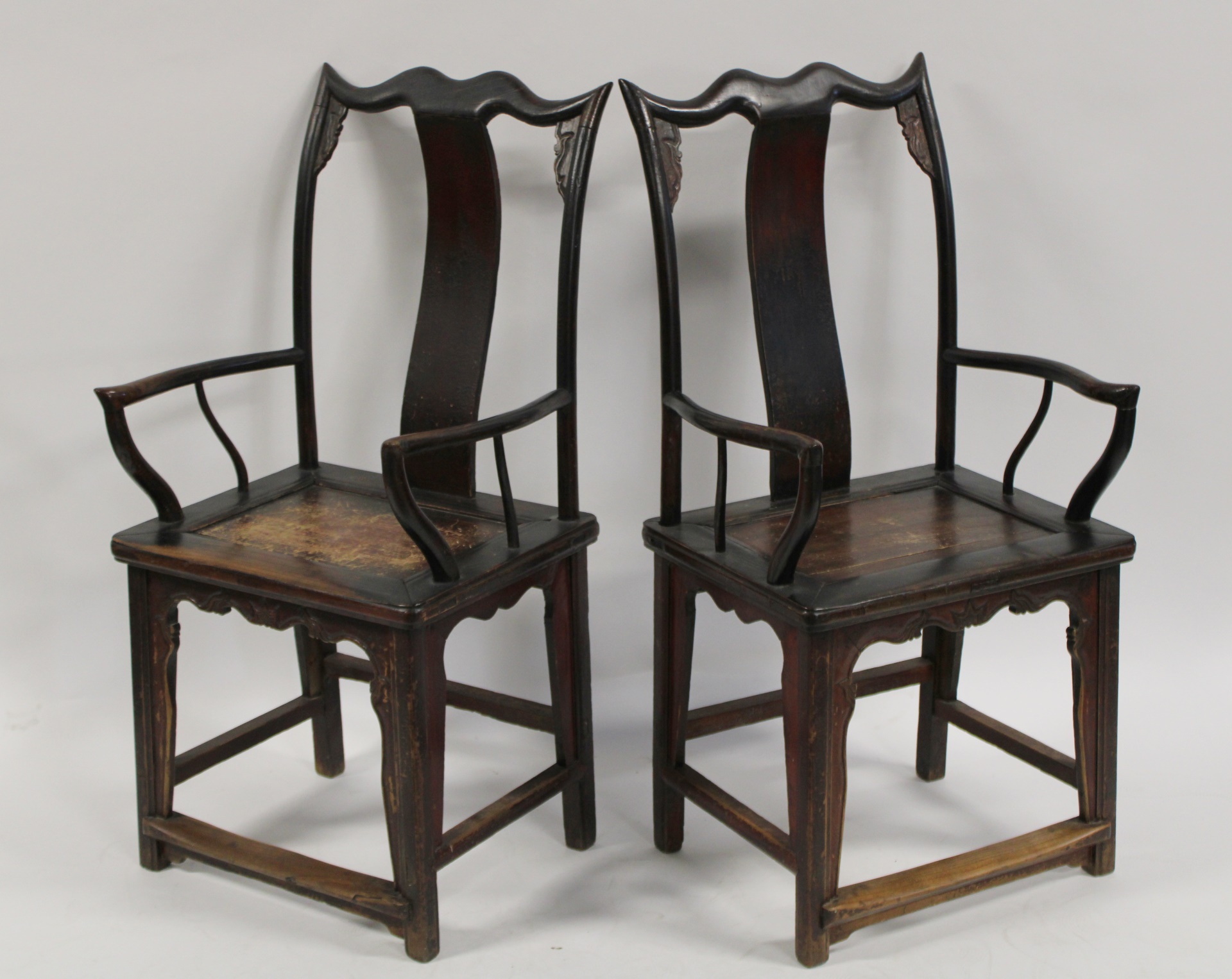 AN ANTIQUE PAIR OF CHINESE HARDWOOD