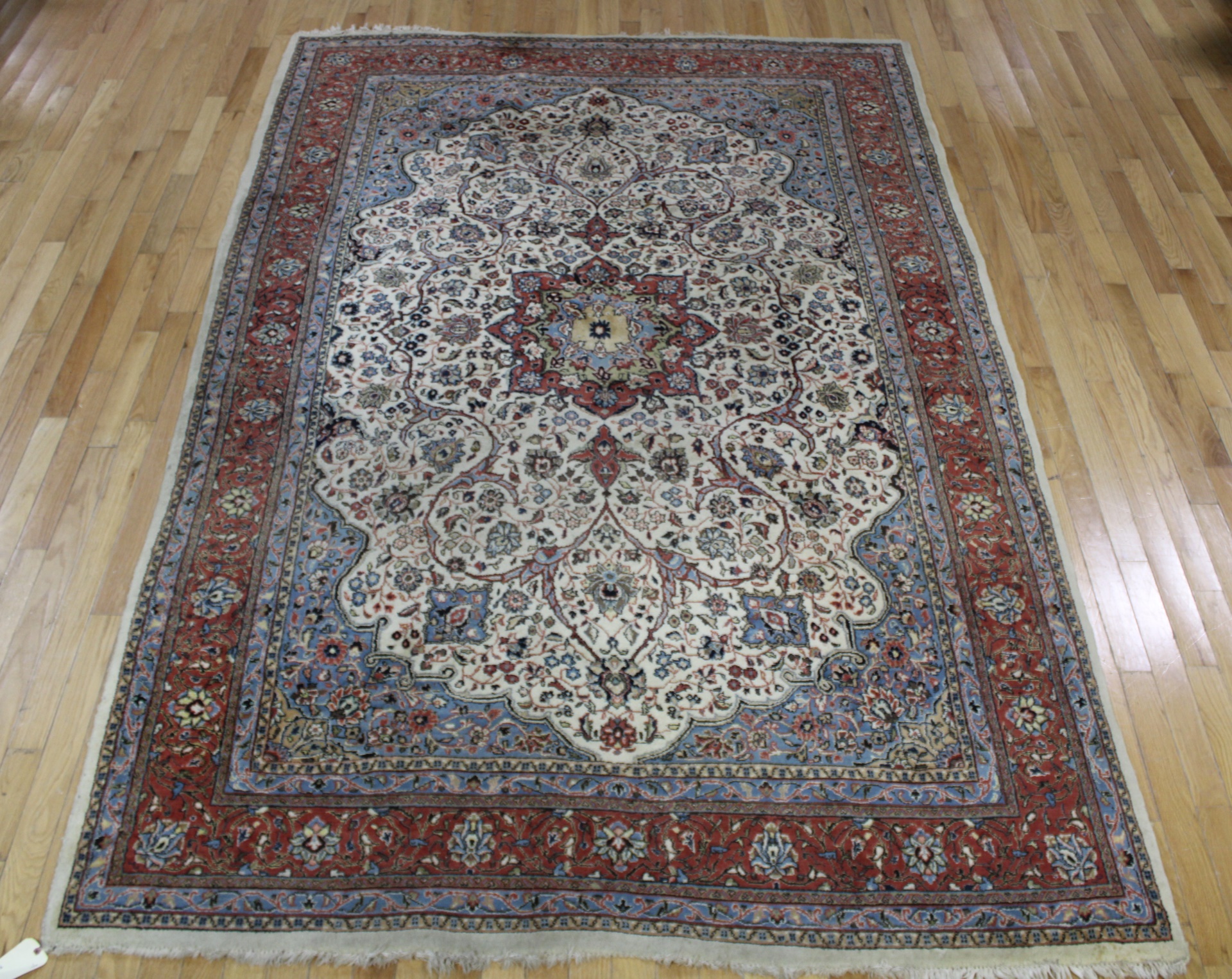 VINTAGE AND FINELY HAND WOVEN CARPET  3b899c