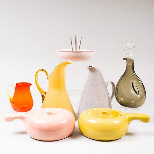 GROUP OF RUSSELL WRIGHT PORCELAIN DINNERWARECast