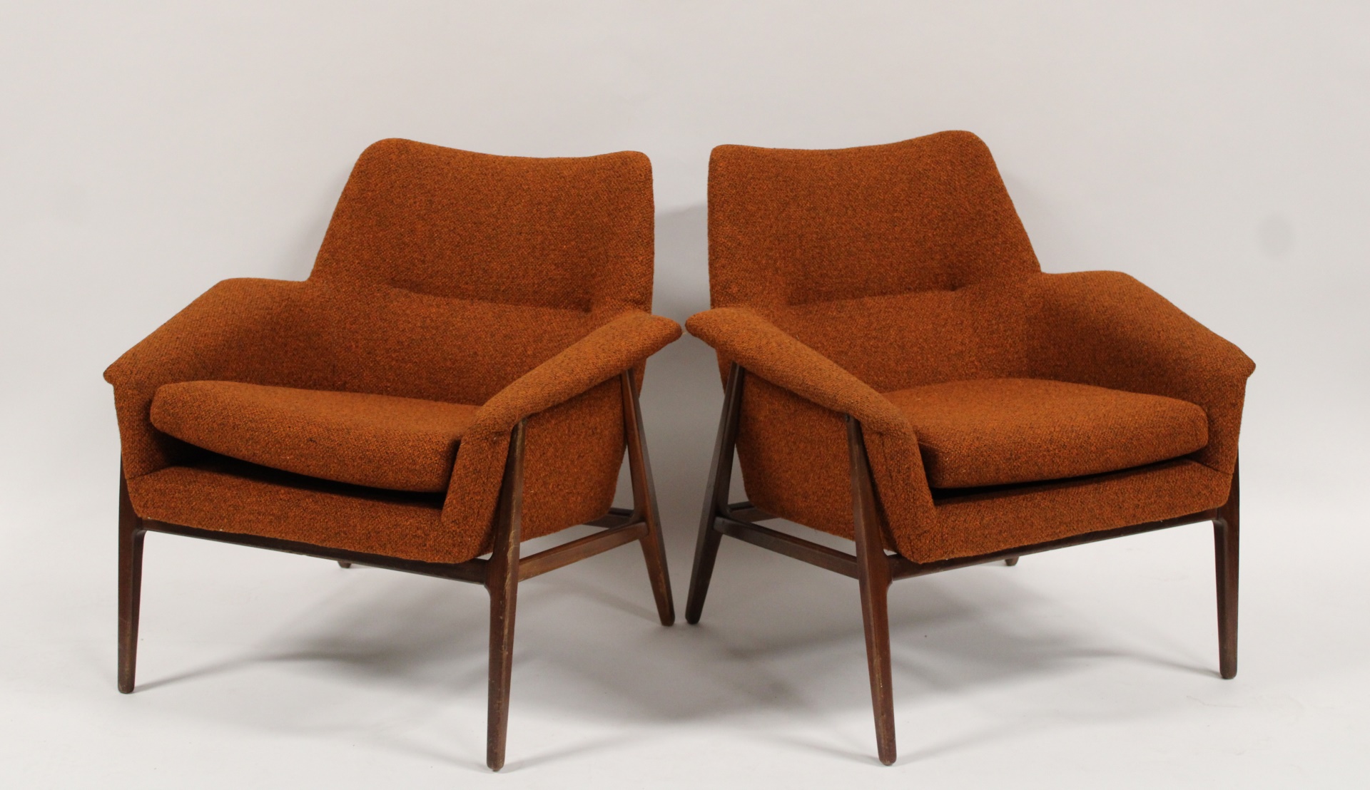 MIDCENTURY PAIR OF UPHOLSTERED 3b8a15
