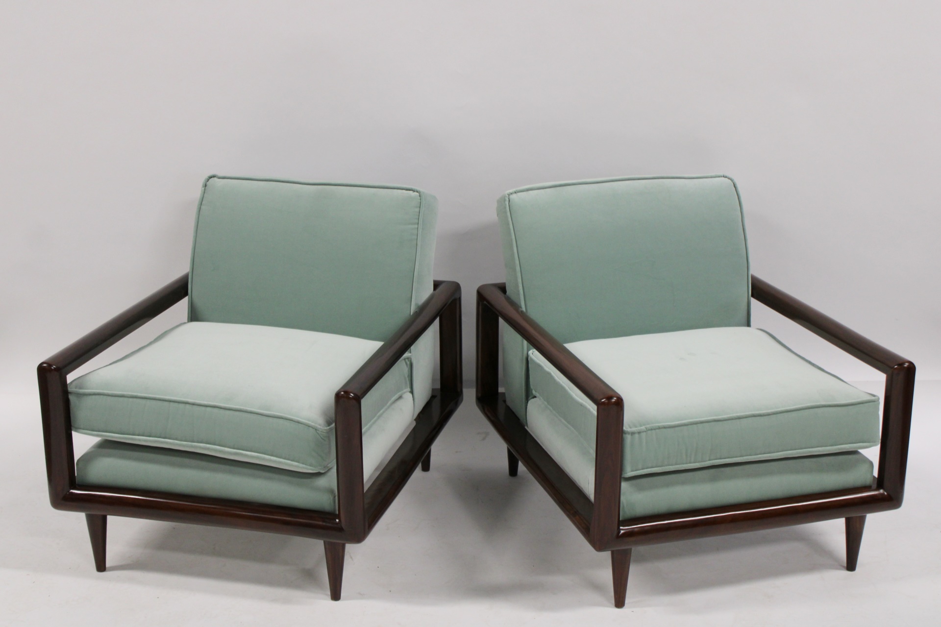 A MIDCENTURY STYLE PAIR OF CUBE