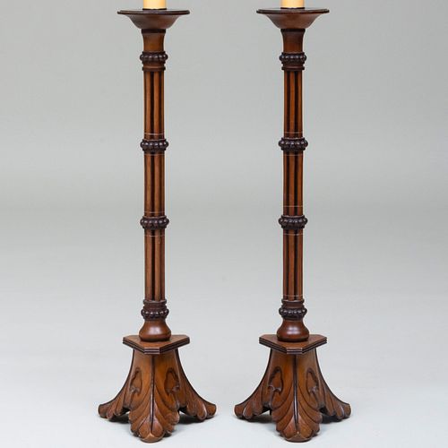 PAIR OF ENGLISH CARVED WOOD CANDLESTICK 3b8b39
