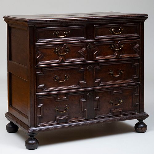 WILLIAM AND MARY STYLE OAK CHEST35 3b8b72