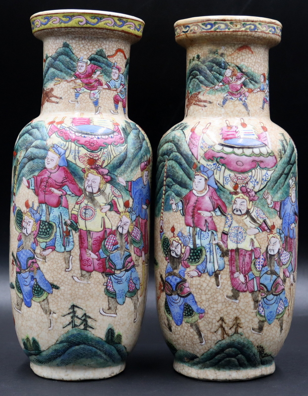 PAIR OF CHINESE FAMILLE ROSE CRACKLE 3b8d37