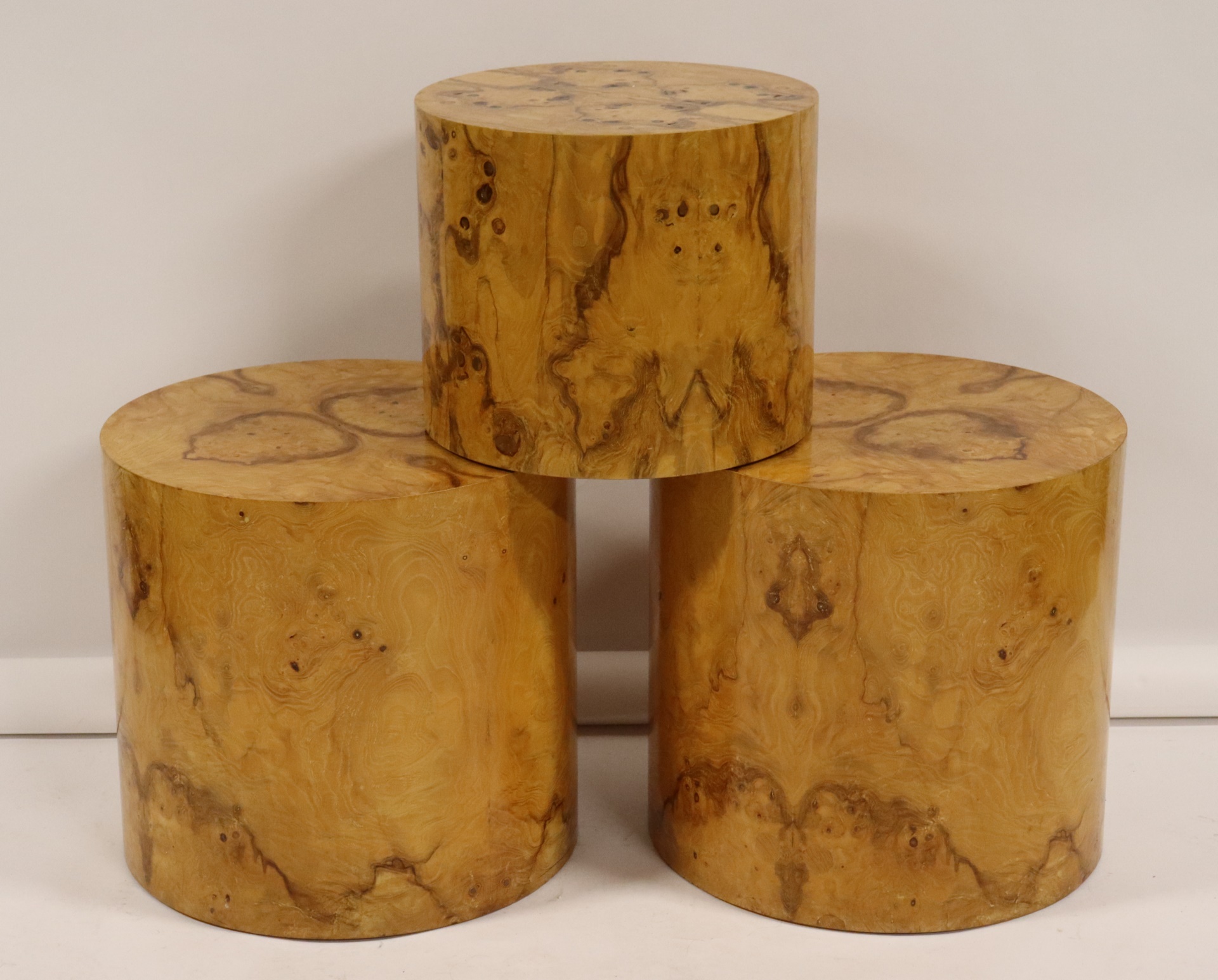 3 VINTAGE BURL WALNUT ROUND TABLES  3b8db2