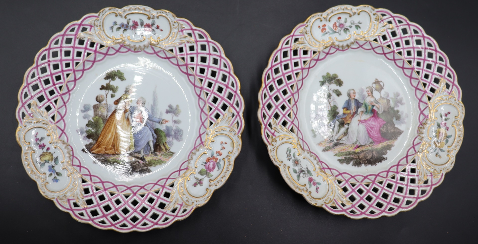 2 MEISSEN DECORATED AND PIERCED 3b8ffb