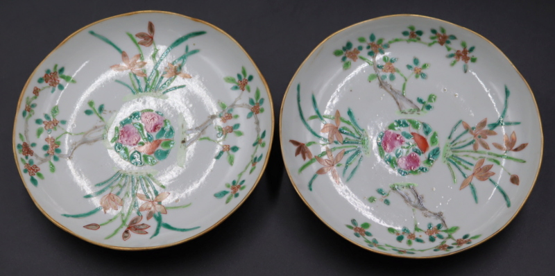 PAIR OF SIGNED CHINESE FAMILLE