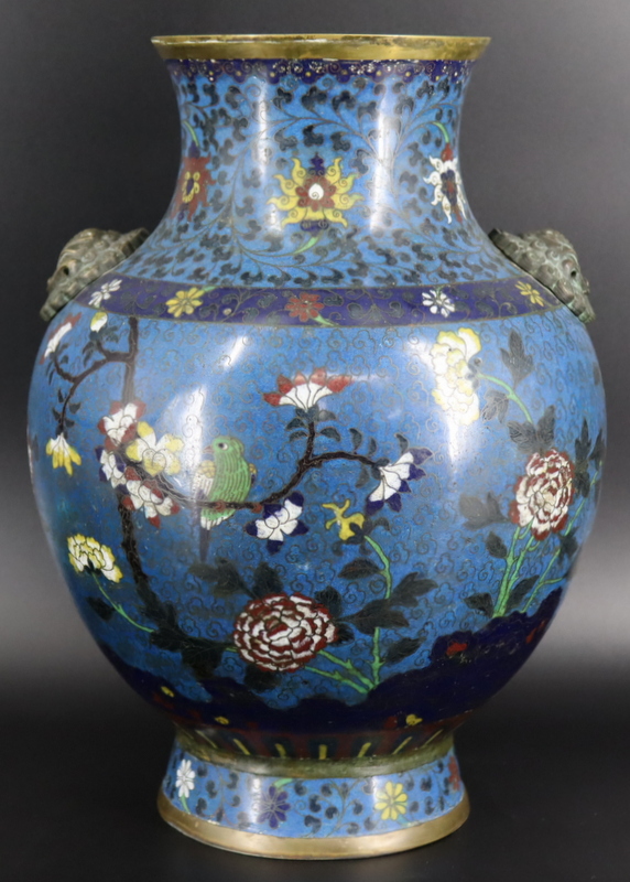 CHINESE CLOISONNE VASE WITH BEAST 3b905e