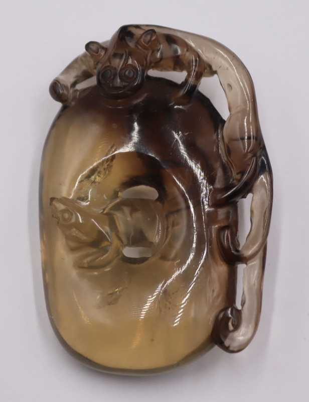 CHINESE CARVED TEA CRYSTAL FIGURAL 3b9078
