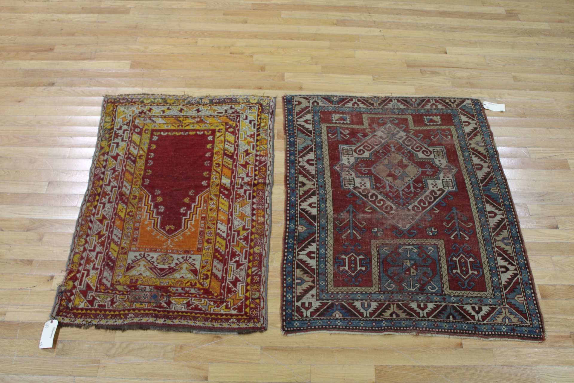 2 ANTIQUE AND FINELY HAND WOVEN 3b9098