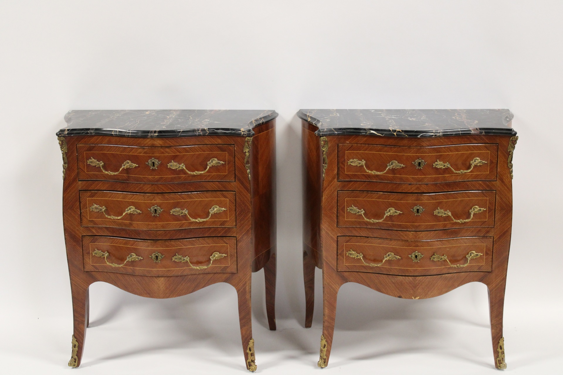 AN ANTIQUE PAIR OF LOUIS XV STYLE