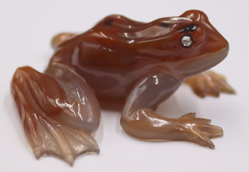 FABERGE CARVED AGATE FROG WITH 3b9108