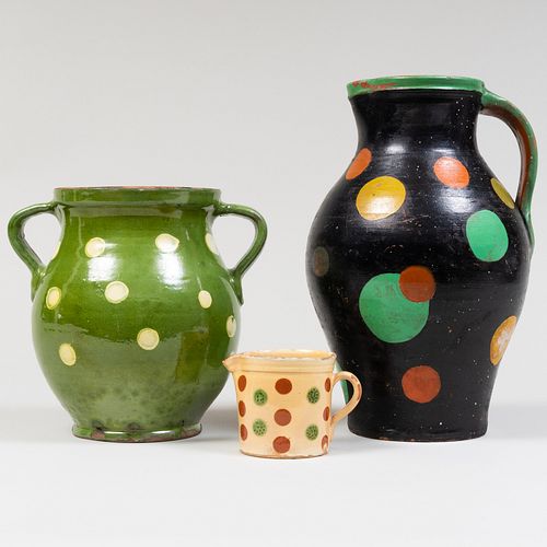 GROUP OF THREE GLAZED EARTHENWARE 3bb963