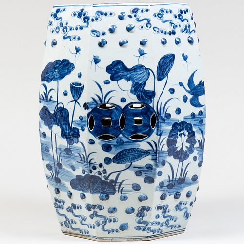 CHINESE BLUE AND WHITE PORCELAIN 3bba0b