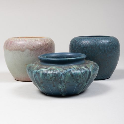 THREE HAMPSHIRE POTTERY VESSELSMolded