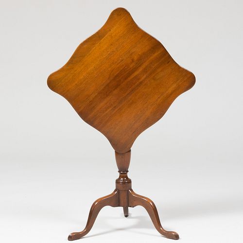 FEDERAL STYLE MAHOGANY TILT-TOP