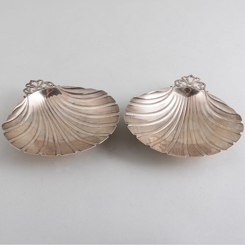 PAIR OF AMERICAN SILVER SHELL FORM