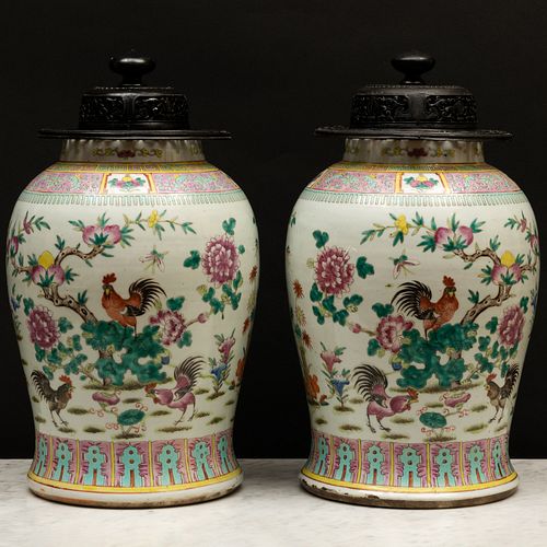 PAIR OF CHINESE FAMILLE ROSE PORCELAIN 3bbc9d