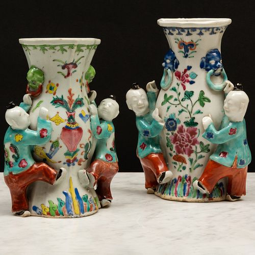 TWO CHINESE FAMILLE ROSE PORCELAIN 3bbccb