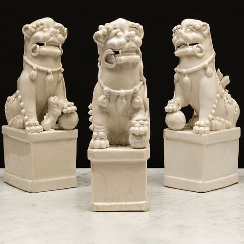 GROUP OF THREE BLANC DE CHINE PORCELAIN 3bbcd5