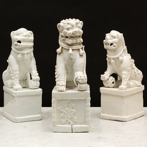 GROUP OF THREE BLANC DE CHINE PORCELAIN 3bbcd0