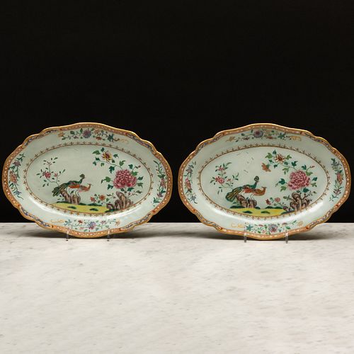 PAIR OF SMALL CHINESE EXPORT FAMILLE