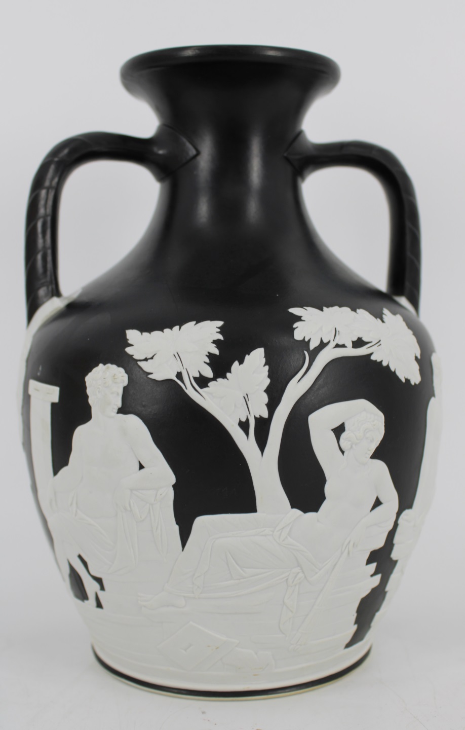 WEDGWOOD JASPERWARE PORTLAND URN.