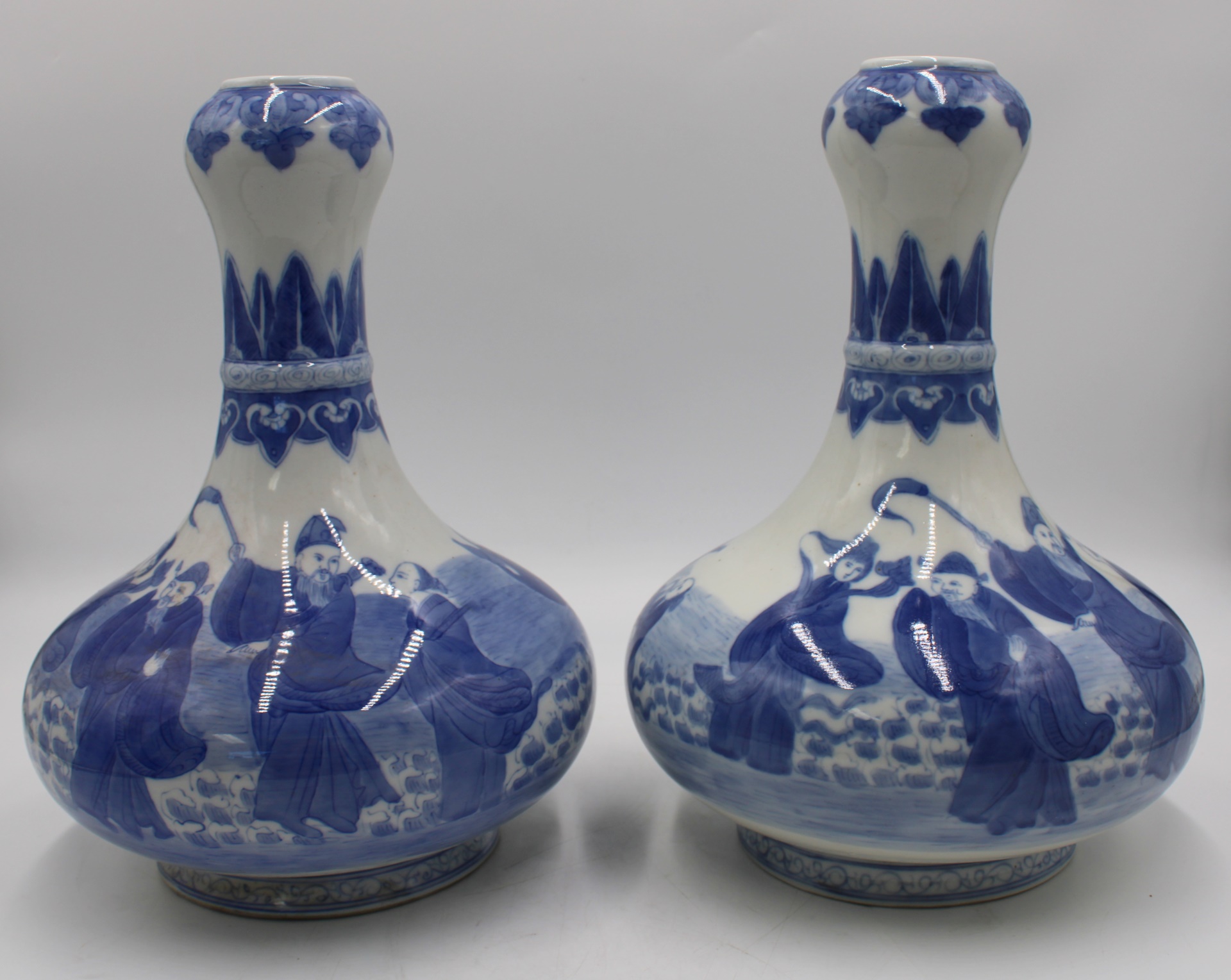 PAIR OF CHINESE BLUE AND WHITE 3bbe2e