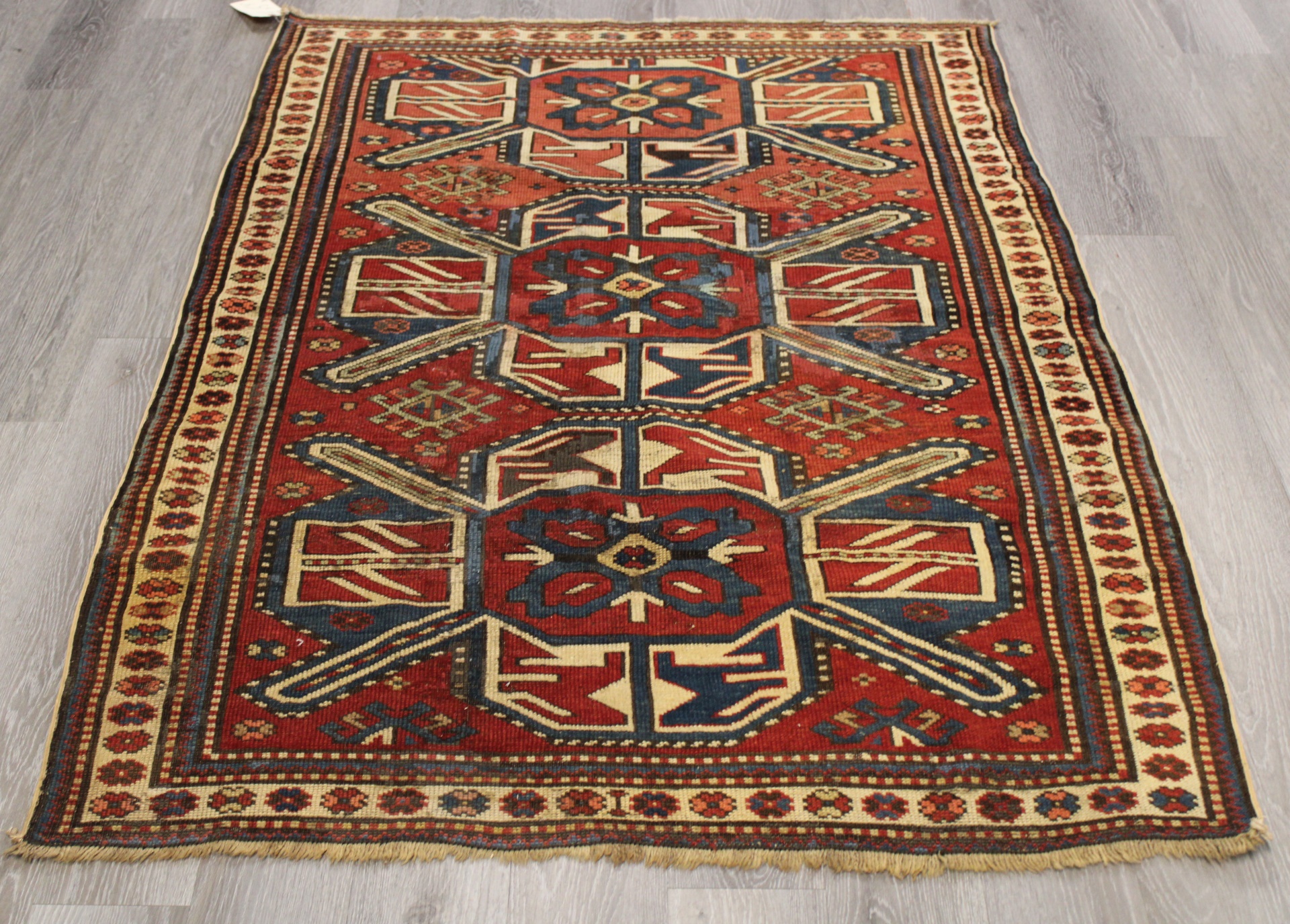 ANTIQUE AND FINELY HAND WOVEN KAZAK 3bbf04