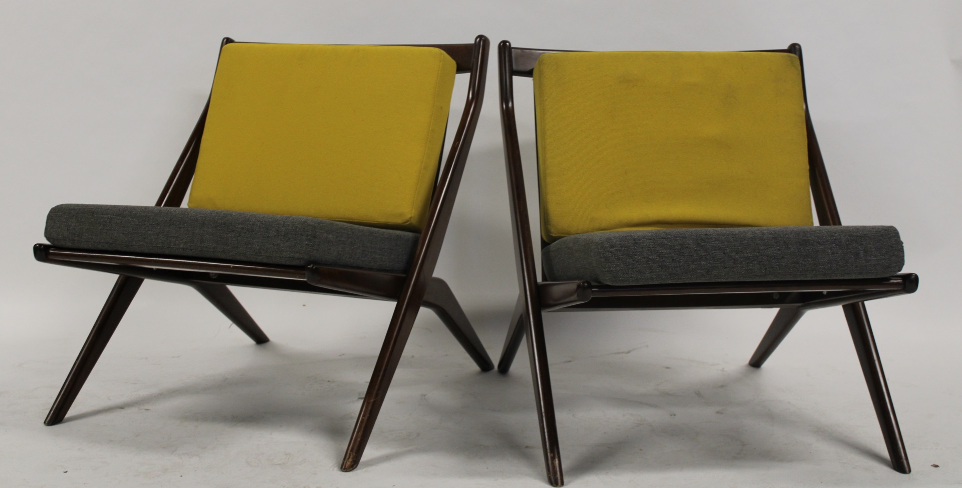 MIDCENTURY DUX SIGNED X FRAME CHAIRS 3bbf56