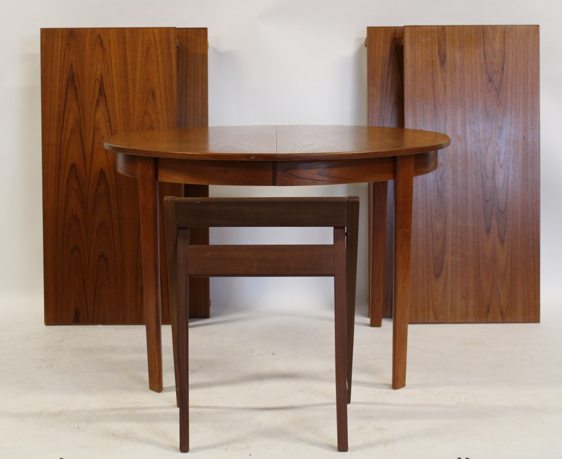 MIDCENTURY DANISH MODERN DINING 3bbf69