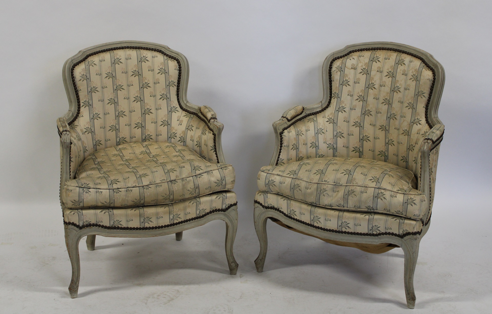 AN ANTIQUE PAIR OF LOUIS XV STYLE 3bbfb0