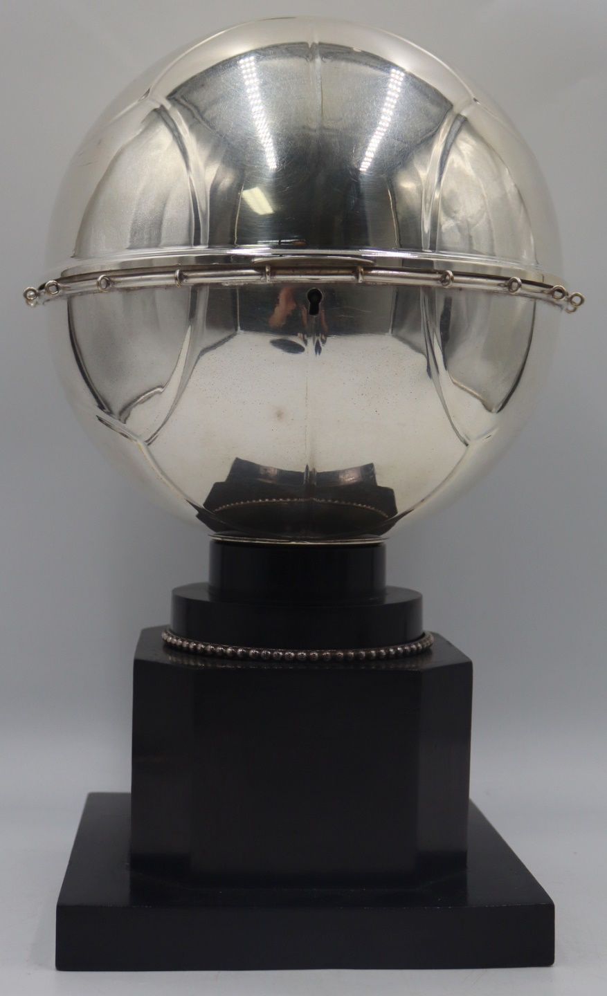 SILVERPLATE. UNUSUAL HINGED BASKETBALL