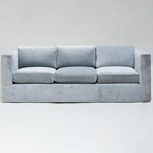 CONTEMPORARY PALE GREY VELVET UPHOLSTERED 3bc120