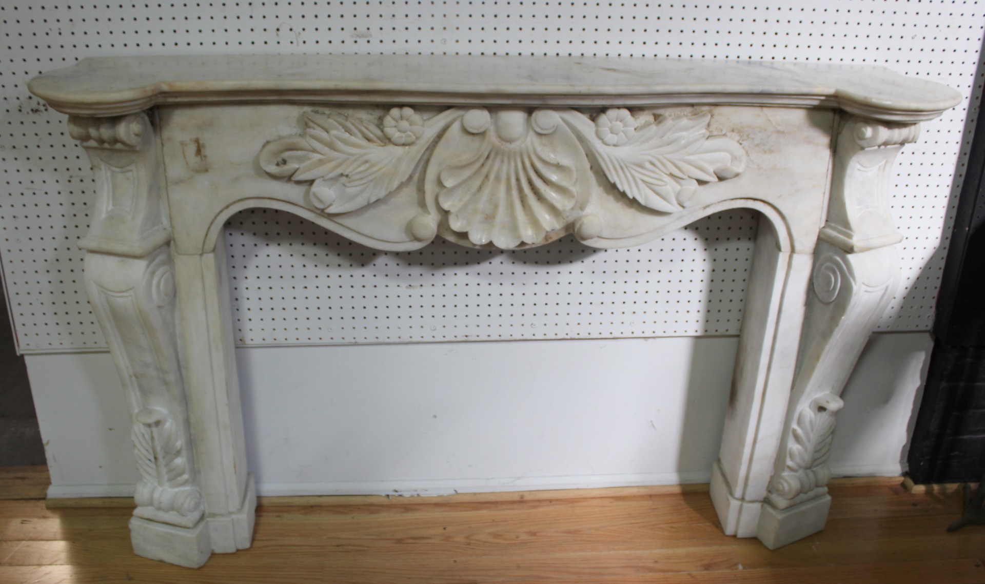 VINTAGE FINE QUALITY CARVED MARBLE 3bc224