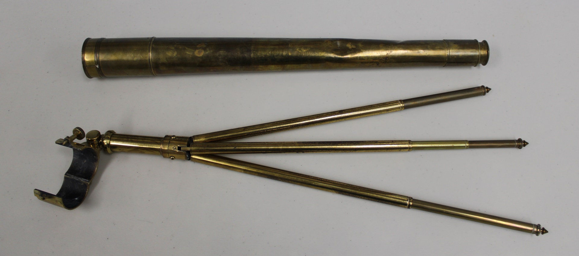 ANTIQUE BRASS TELESCOPE ON TRIPOD