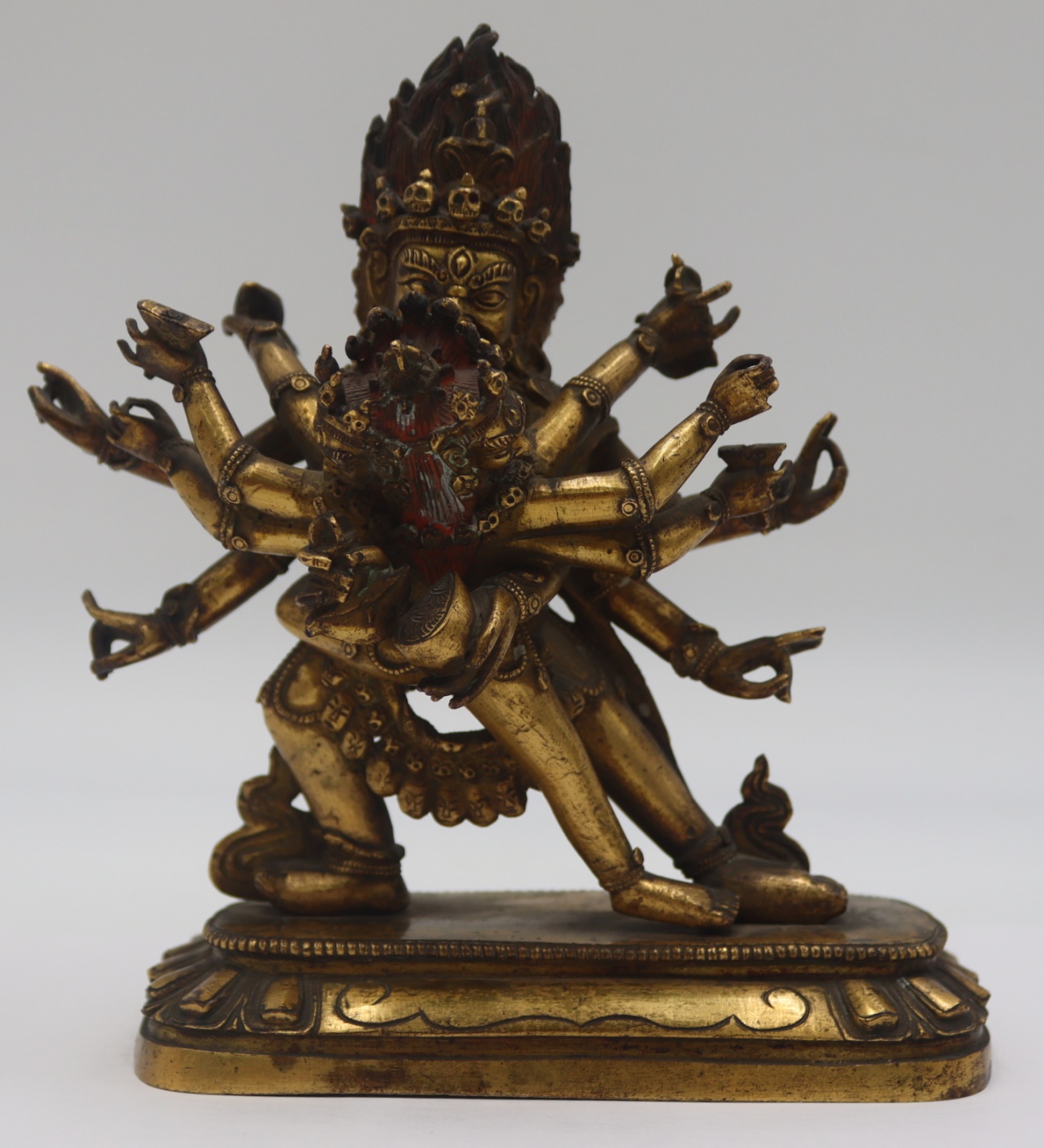 ANTIQUE SINO-TIBETAN BRONZE FIGURE