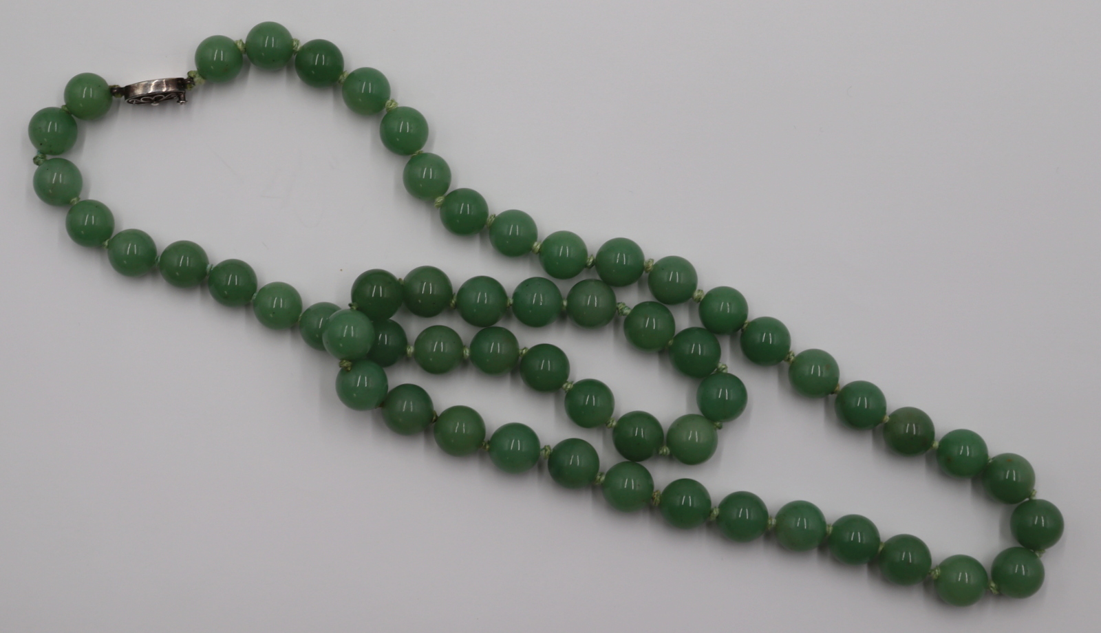 JEWELRY GRADUATED JADE BEAD NECKLACE  3bc311