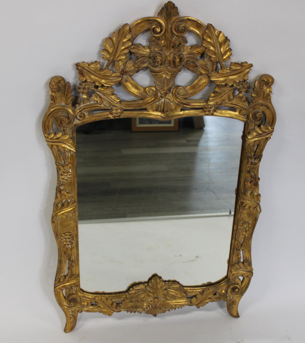 ANTIQUE ITALIAN CARVED GILTWOOD