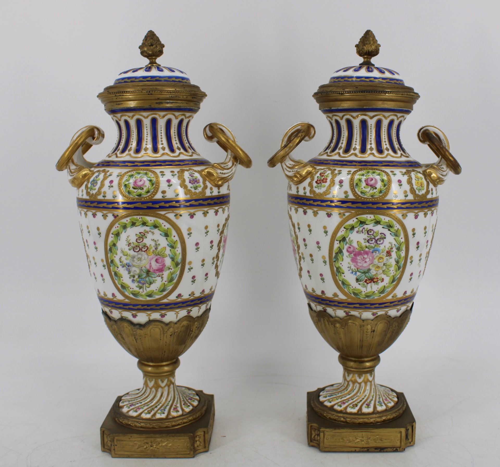 AN ANTIQUE PAIR OF SEVRES BRONZE 3bc3ef