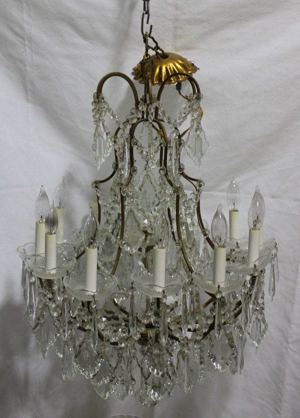 ANTIQUE GILT METAL & FINE CUT CRYSTAL