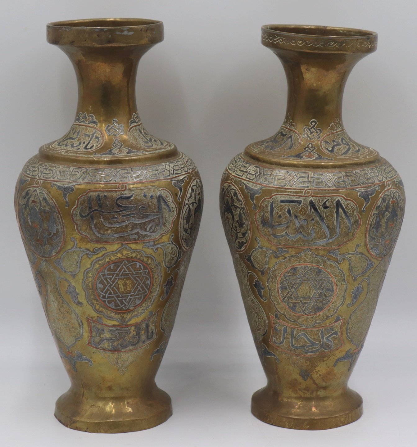 PAIR OF MAMLUK REVIVAL SILVER AND 3bc43c