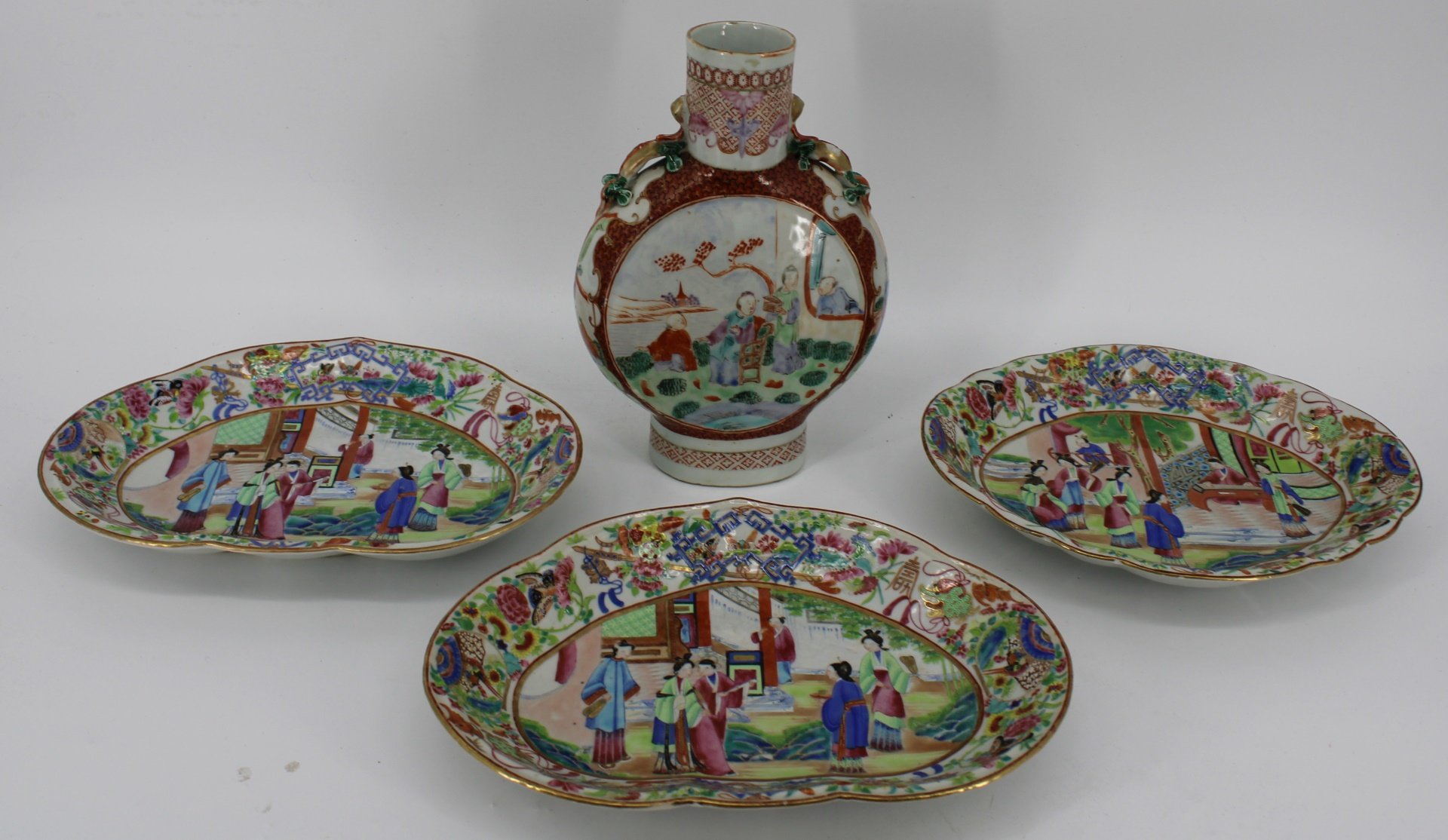 LOT OF FAMILLE ROSE ENAMEL DECORATED