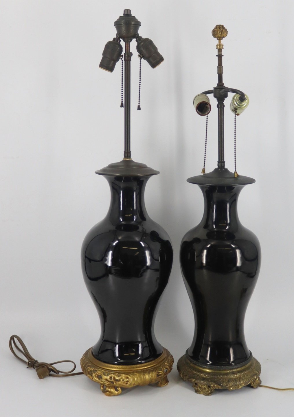  2 ASIAN BLACK BALUSTER VASES 3bc463