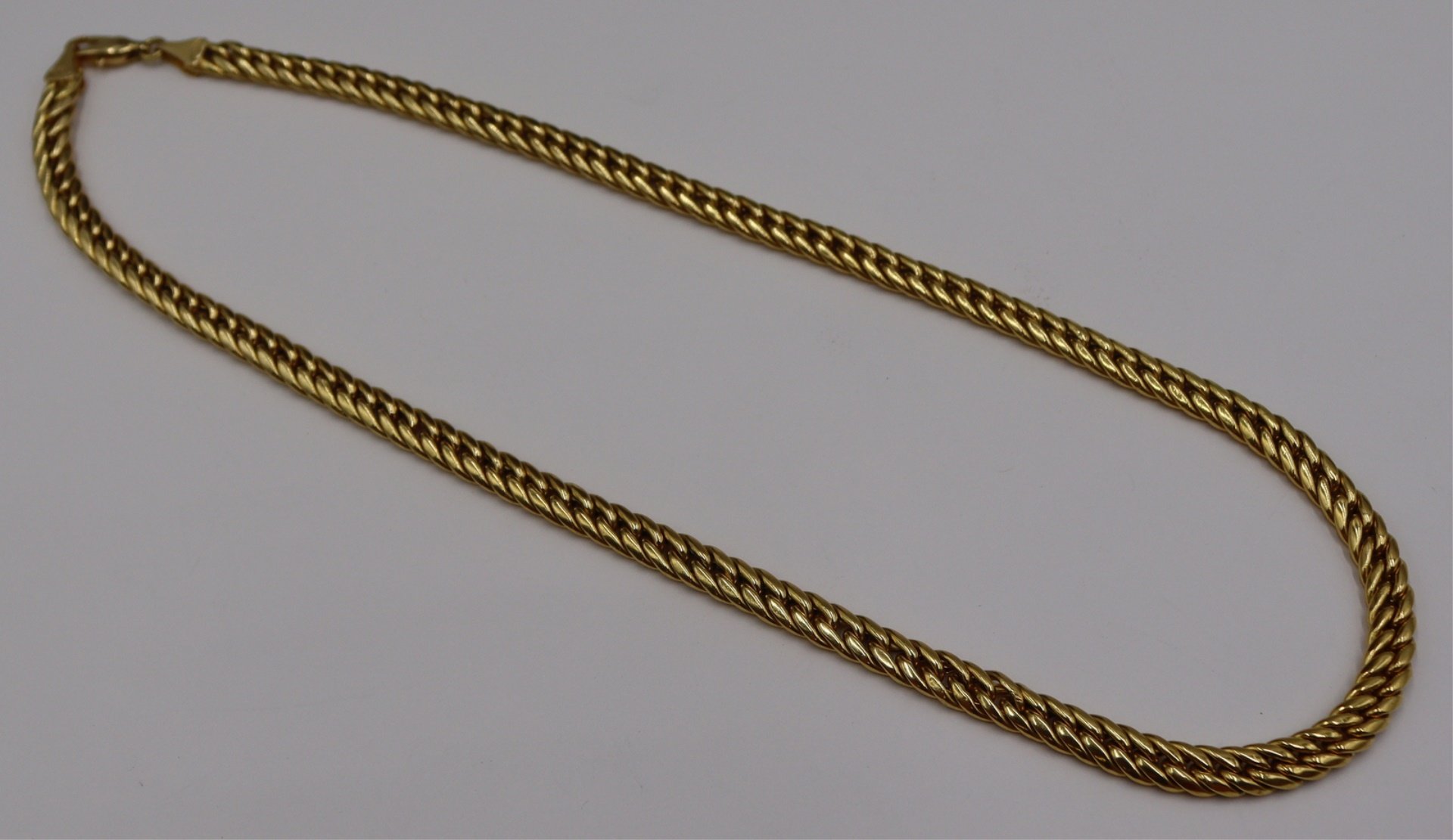 JEWELRY. 18KT GOLD CURB LINK CHAIN